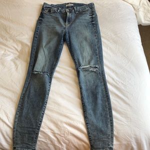 Good American Cut Knee Skinny Jeans